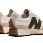 327 "Moonbeam Oak Leaf Green" MS327ASN