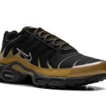 AIR MAX PLUS "Black" FB9722-700