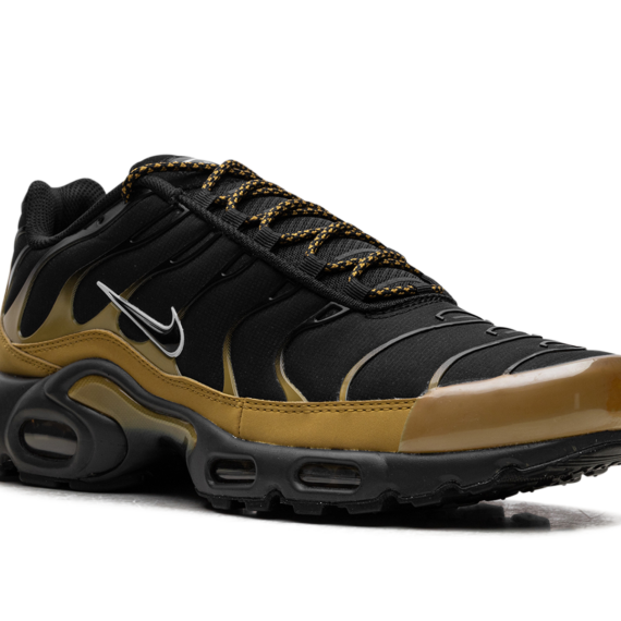 AIR MAX PLUS "Black" FB9722-700