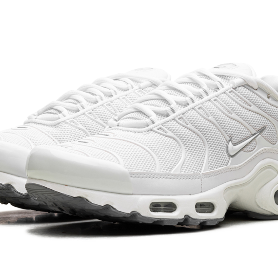 Air Max Plus "Triple White" 604133 139