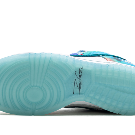 Dunk Low SB "Futura Laboratories - Bleached Aqua" HF6061 400