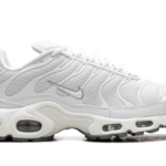 Air Max Plus "Triple White" 604133 139