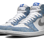 Air Jordan 1 Retro High OG "Hyper Royal" 555088 402