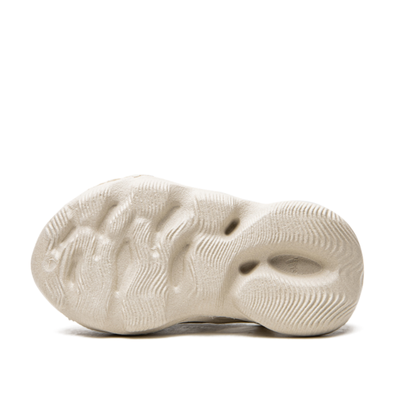 Foam Rnnr "Sand" GW7231