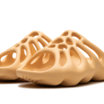 Yeezy 450 Slide "Cream" GZ9864