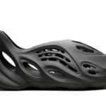 Yeezy Foam Runner "Carbon" IG5349