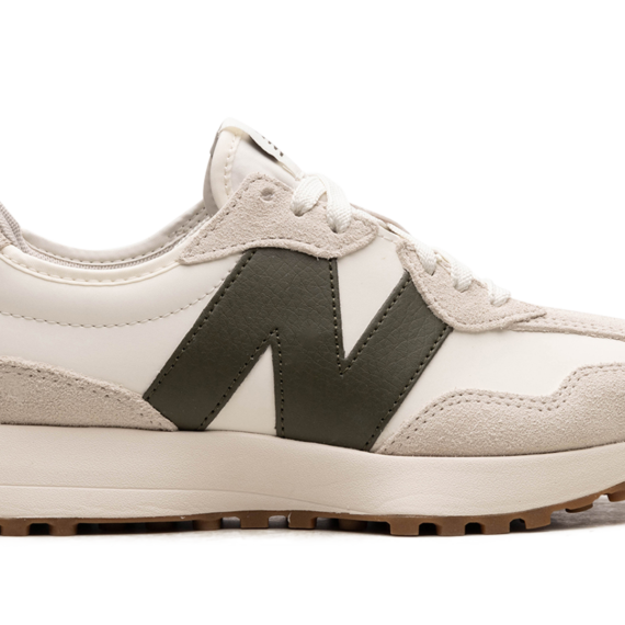 327 "Moonbeam Oak Leaf Green" MS327ASN