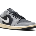 Air Jordan 1 Low SE "Light Smoke Grey" HQ2010 012