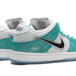 SB Dunk Low Pro QS "April Skateboards" FD2562 400