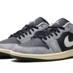 Air Jordan 1 Low SE "Light Smoke Grey" HQ2010 012