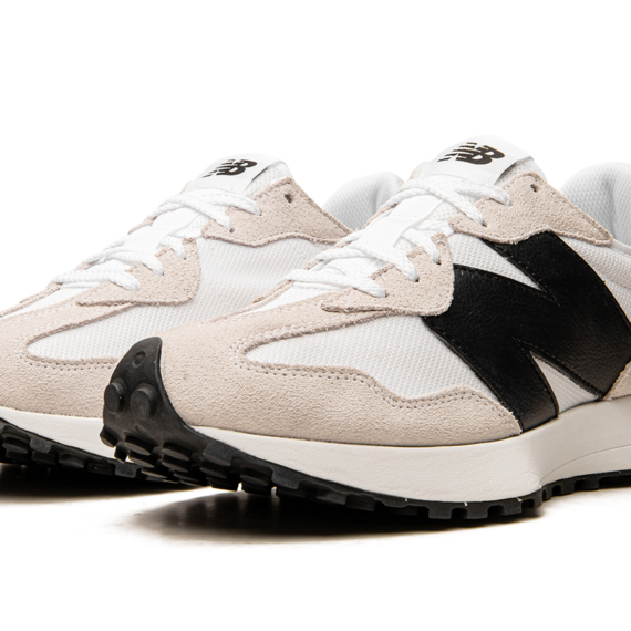 327 "White / Black" MS327CWB