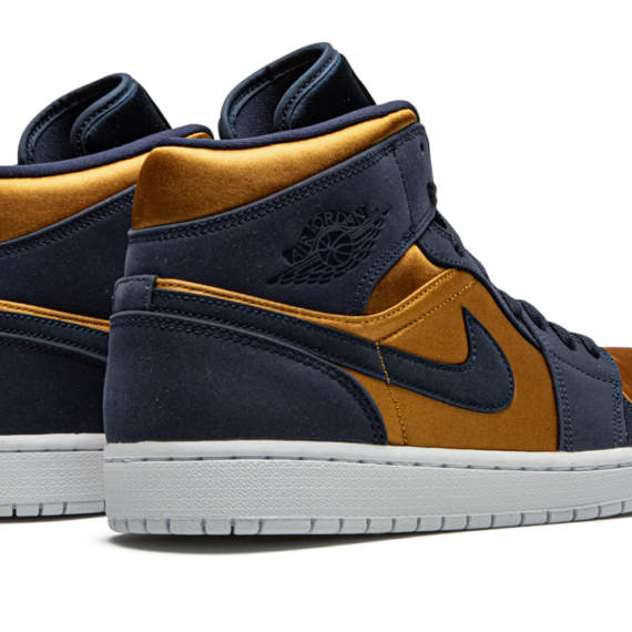 Air Jordan 1 Mid SE "Stain Gold"