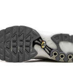 Air Max Plus "Triple White" 604133 139
