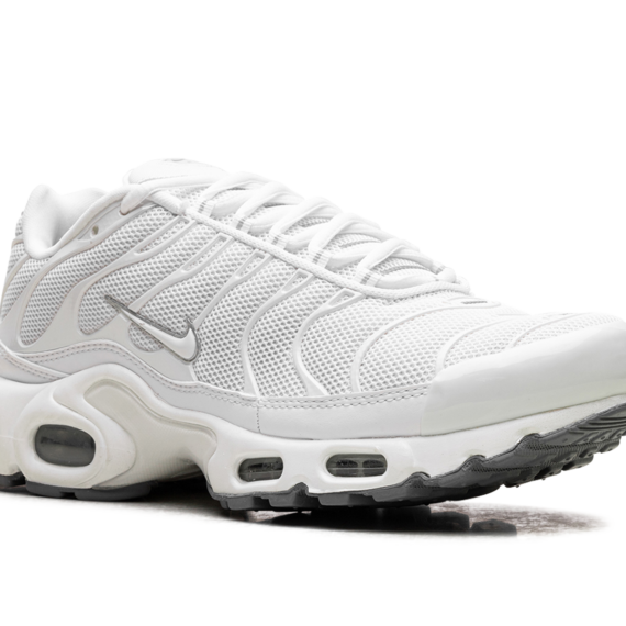 Air Max Plus "Triple White" 604133 139