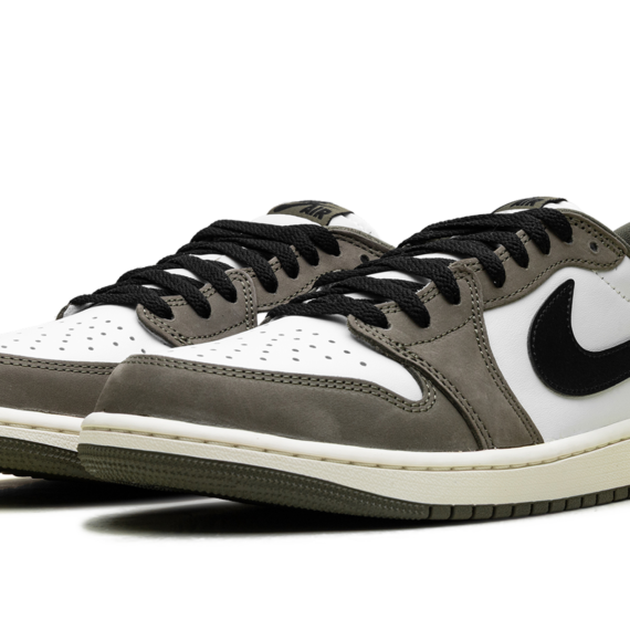 Air Jordan 1 Low "Medium Olive" HQ6998 200