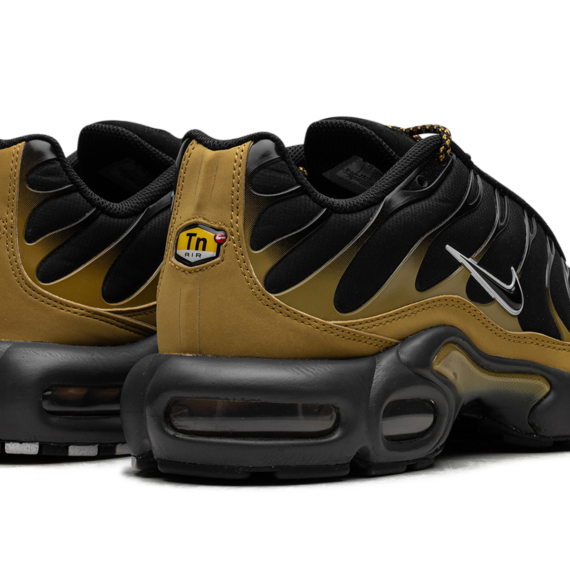AIR MAX PLUS "Black" FB9722-700