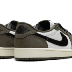 Air Jordan 1 Low "Medium Olive" HQ6998 200