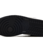 Air Jordan 1 Low SE "Light Smoke Grey" HQ2010 012